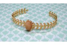 Bracelet manchette acier doré et pierre semi précieuse