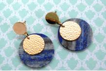 Boucles d'oreilles acier doré et pierre semi précieuse Lapis Lazuli